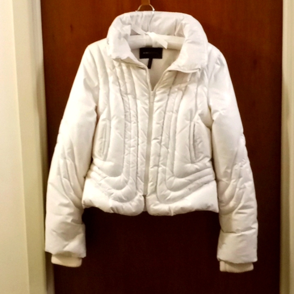 "Baby It's Getting Cold Out SIDE" This is a BEAUTIFUL BCBG MAXAZRIAJACKET SMALL